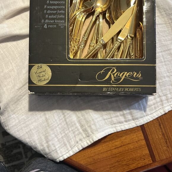 Rogers Stainless Korea 24 Carat Gold Plate Silverware 36 Pieces Stanley Roberts - Picture 7 of 7
